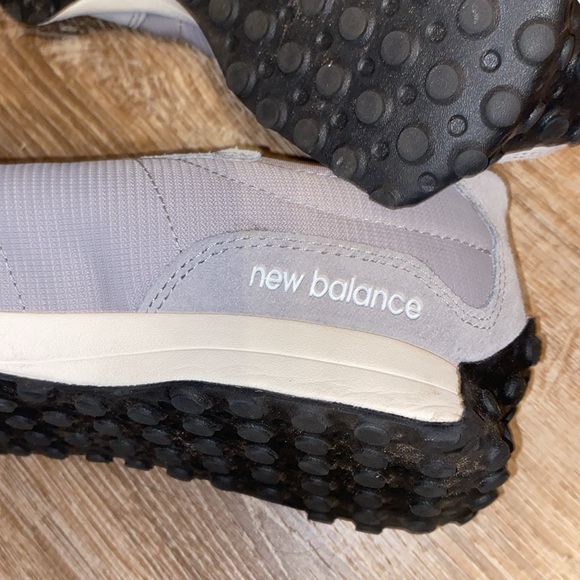 New with box - 237 new balance size 7 in big kids or 8 in woman - Picture 4 of 5